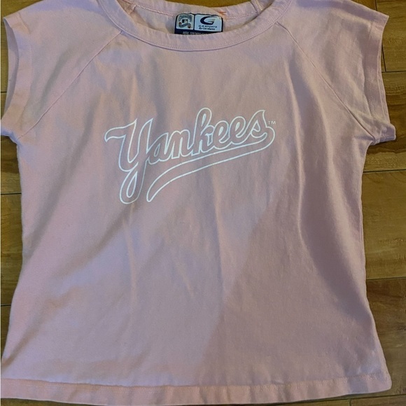 G-111 Sports by Carl Banks Cooperstown Collection Pink NLB Yankees T-Shirt - Picture 5 of 10